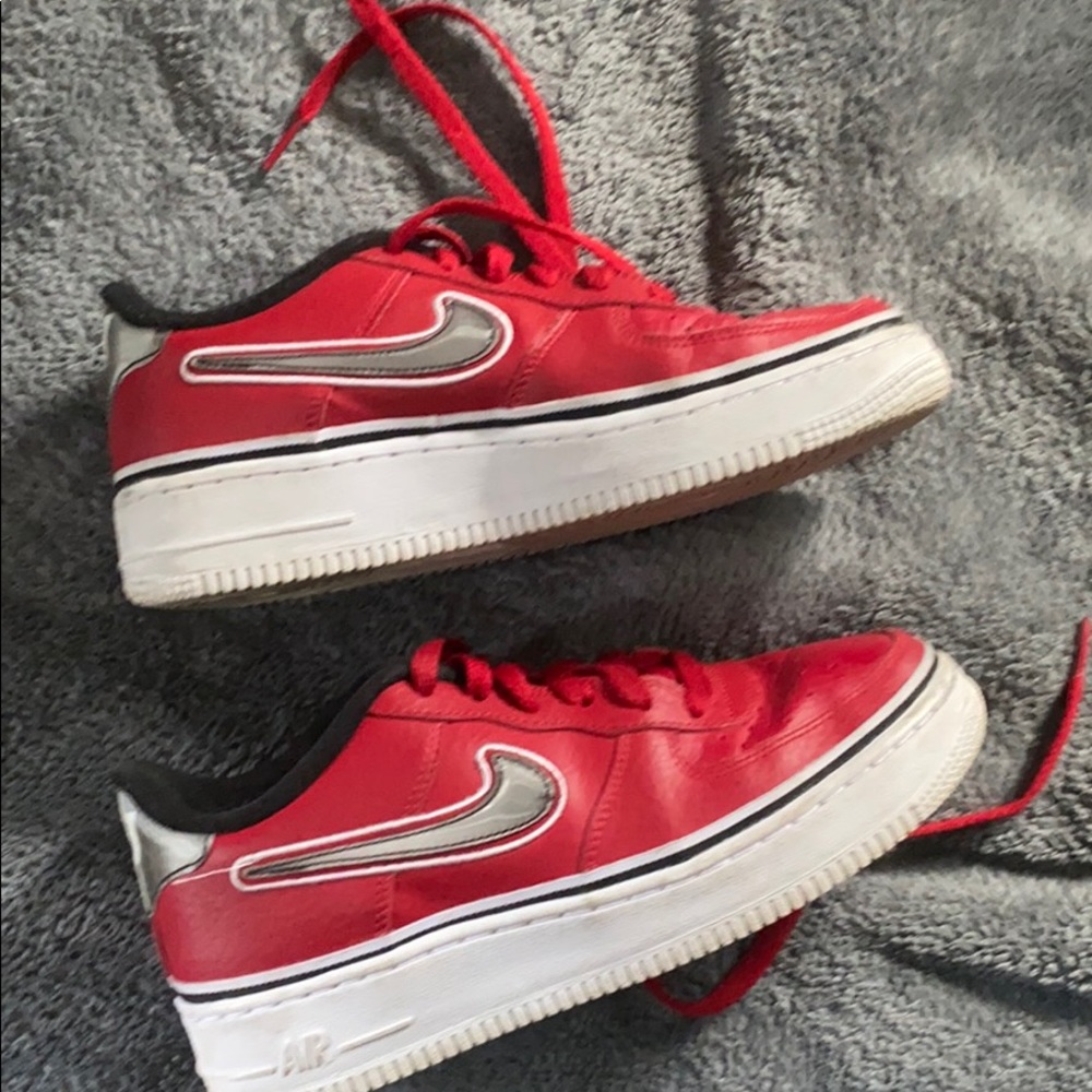 Red Nike Air Force 1